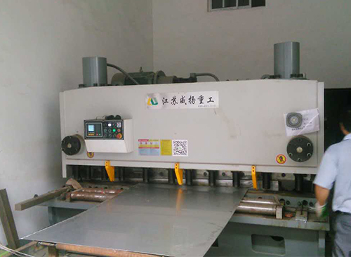CNC 롤링 머신은 롤링 공정에서 재료 폐기물을 줄이고 재료 사용을 최적화하는 데 어떻게 기여합니까?